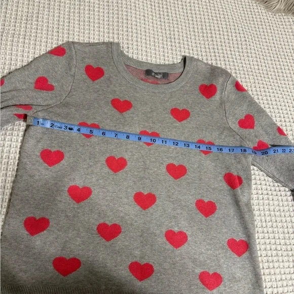 Marled Gray Sweater with Pink Heart Pattern - Picture 9 of 9